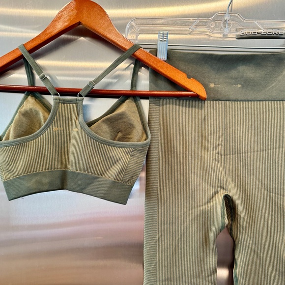 NWOT The Upside SET Seamless Ballet Bra and Ribbed Leggings in Khaki Green Olive - Picture 9 of 16